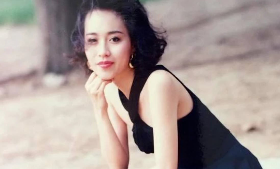 61歲顧紀筠凍齡近照曝光！網民翻舊照激讚靚過女一！屋邨出身置業半山豪宅