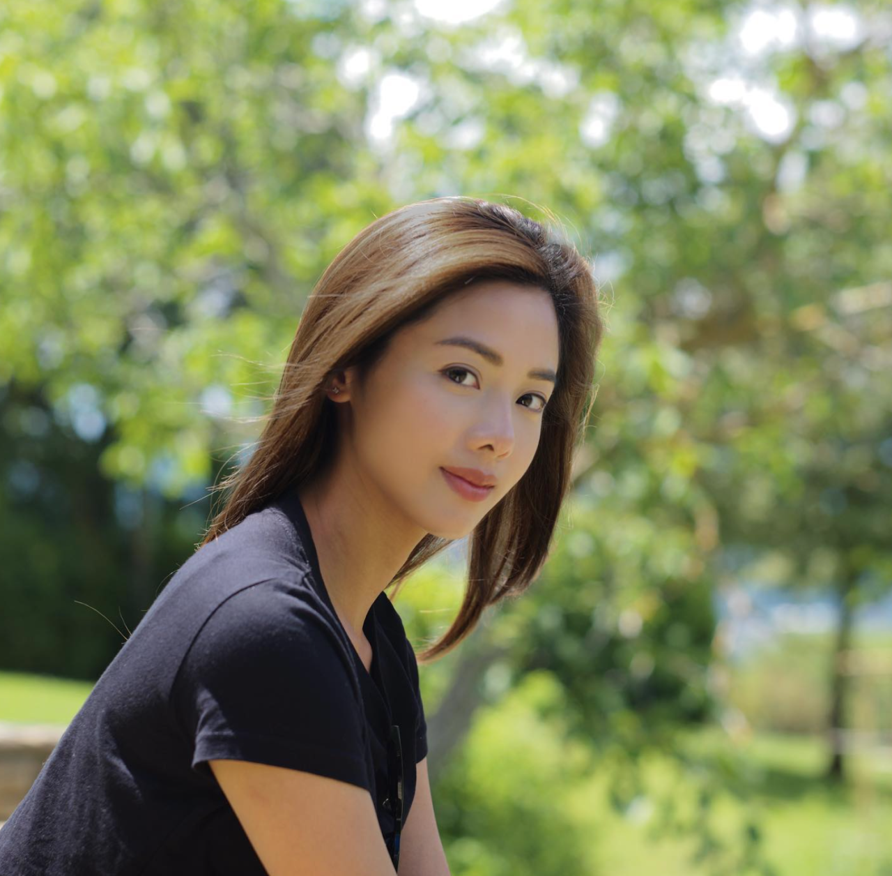 前港姐伍樂怡罕曬超高衩泳衣照！健康膚色魔鬼身材！離巢後狀態大勇！