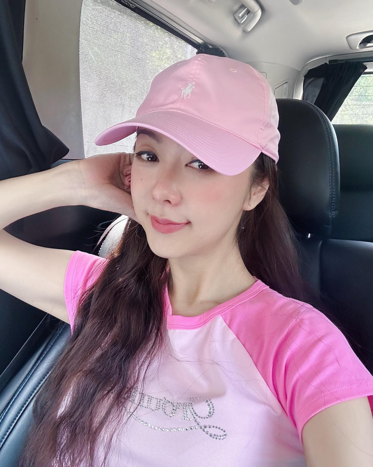 42歲薛凱琪新相暴瘦驚現胸骨！蕾絲低胸暴露平板身材！盡現赤裸骨感美！