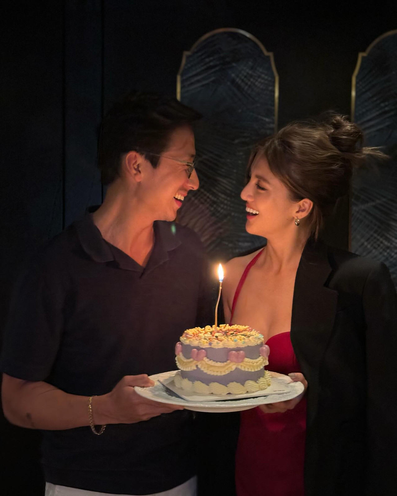 吳千語30歲生日着超低胸晚裝！激罕Po男友親密合照放閃！名媛好友限量版手袋擺滿檯面