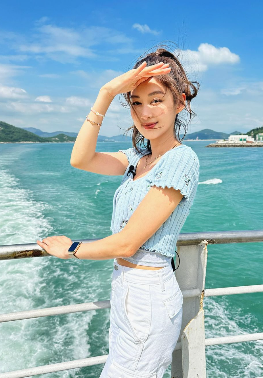 38歲最索人母岑麗香罕曬美背！曾被批眼距過窄顯詭異！還原美貌力證天然！