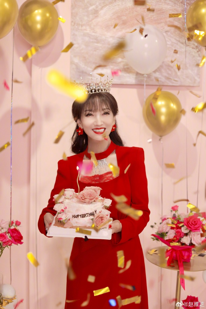 趙雅芝70歲生日最新近照曝光狀態驚人！天生自帶濾鏡！逆齡神功超越醫美水準！