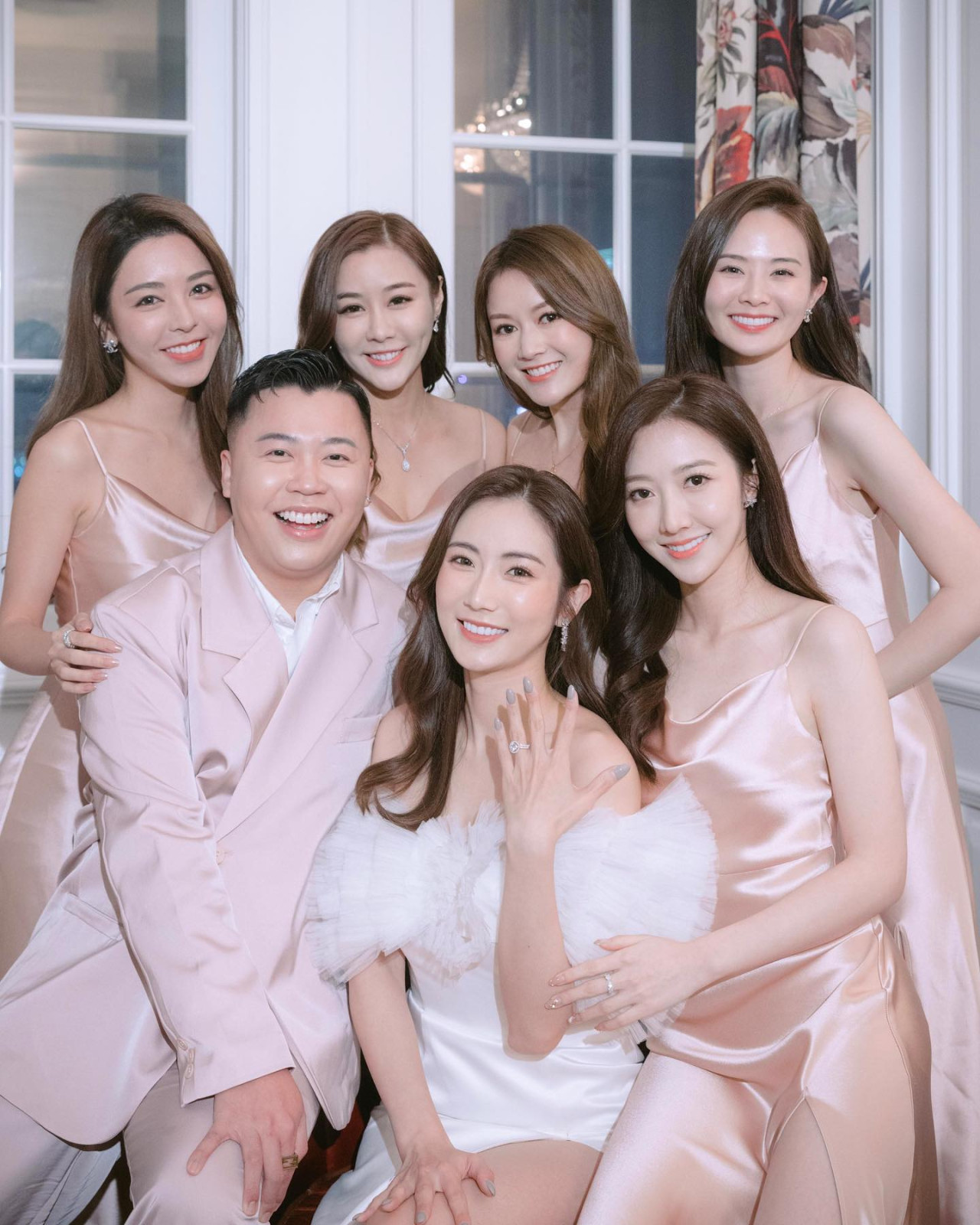 蔡嘉欣公開姊妹團陣容強大！何依婷搶鏡獲讚全場最靚！索爆親家姐不輸TVB小花