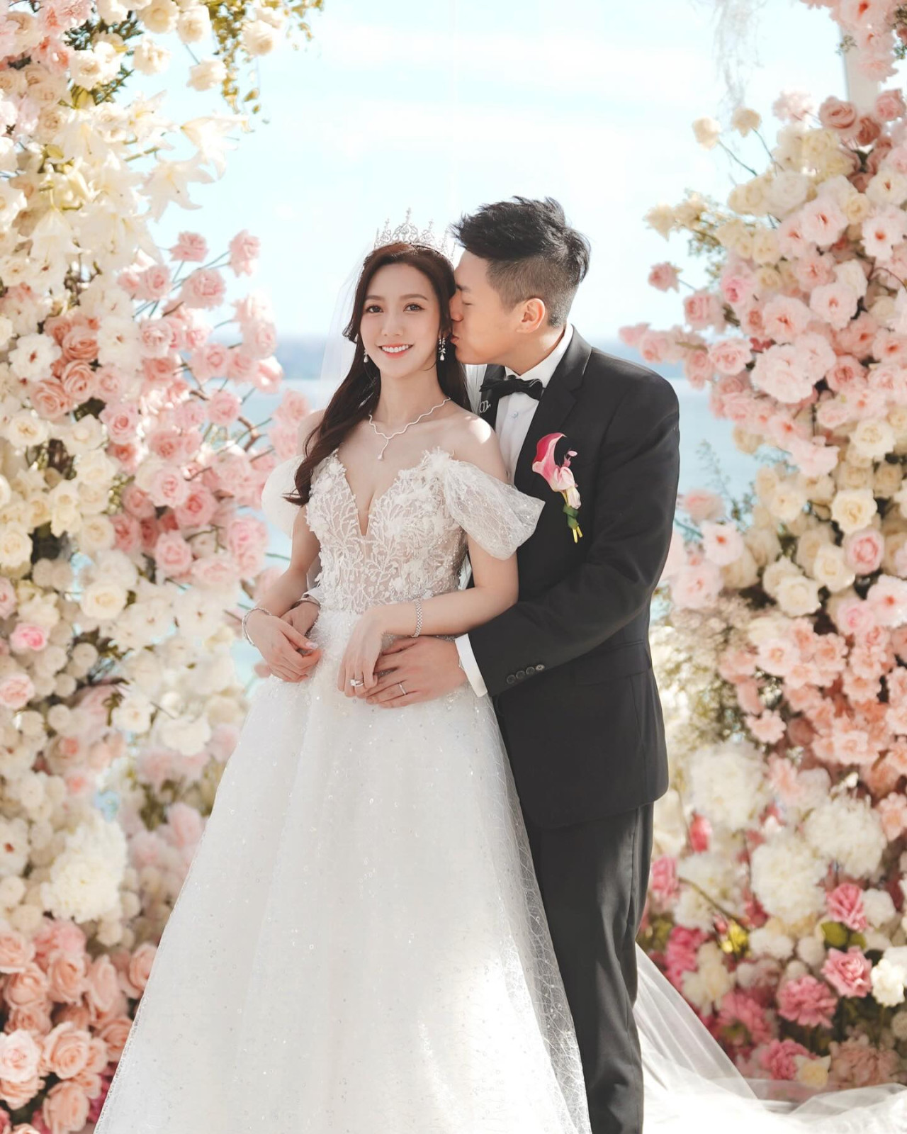 何依婷搞囡囡半歲宴狂收名牌超奢華 兩大TVB猛人驚喜到賀盡顯得寵地位 | UHK 港生活