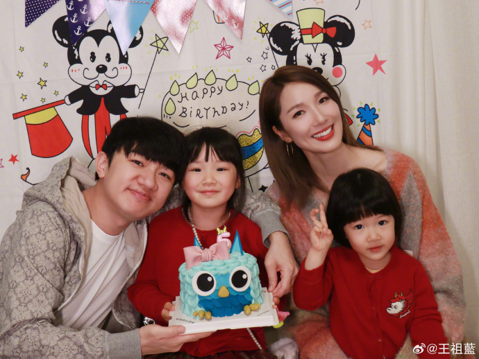 王祖藍李亞男大女5歲生日五官變靚！曾被指與妹妹顏值差距大！