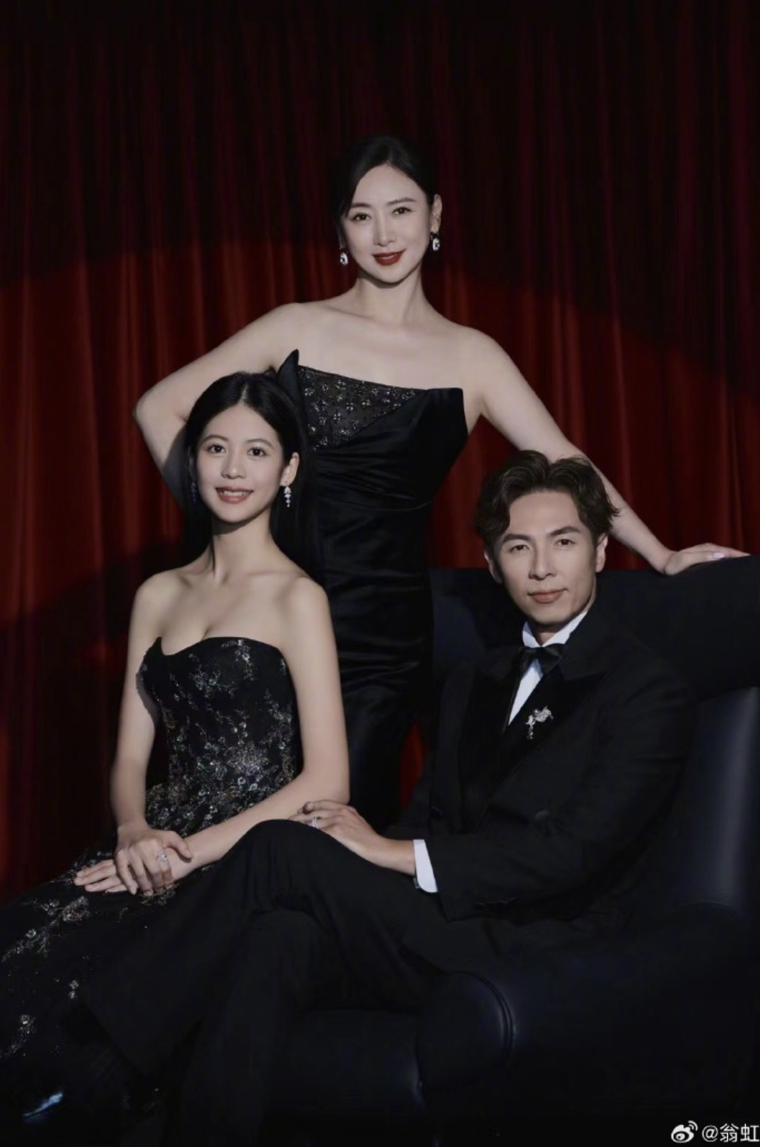 55歲翁虹奇蹟凍齡不老！與16歲女兒合照宛如姊妹！