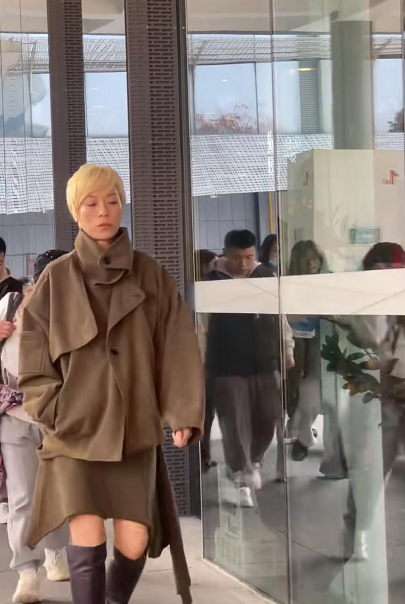 張可頤被指當眾黑面嘴藐藐！私下真實表情曝強大氣場嚇窒網民！