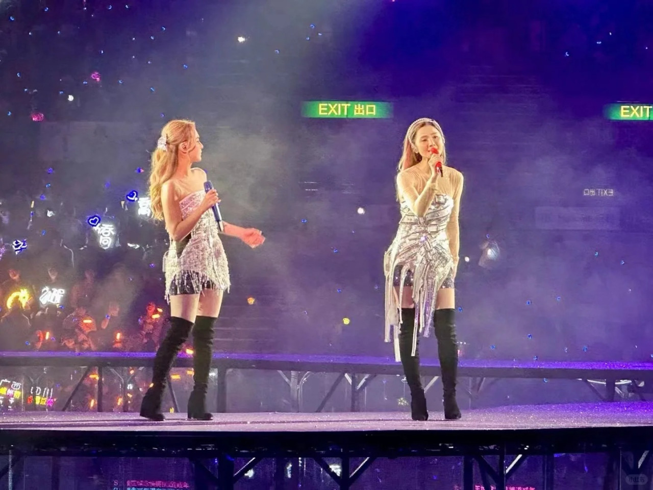 Twins演唱會極性感戰衣公開！黑色蕾絲側身全露！