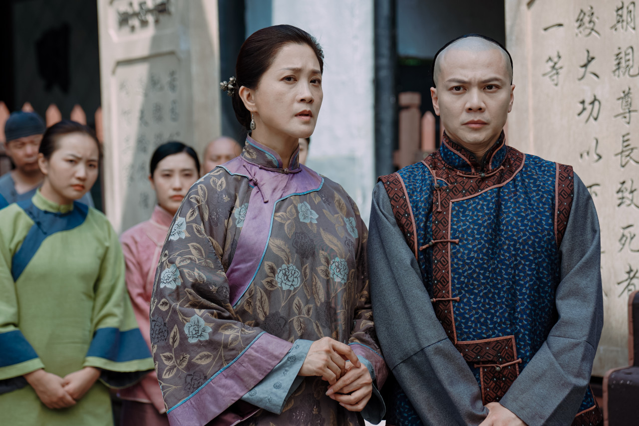 狀王之王|演員陣容/劇情簡介 王浩信激罕反串女裝大放笑彈 姚子羚驚變「鬚美人」 | UHK 港生活