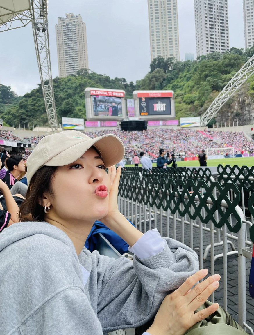 唐詩詠低調現身坐頭排見碧咸美斯！離巢後首度驚現隔籬台電視：「無錯呢個係我」