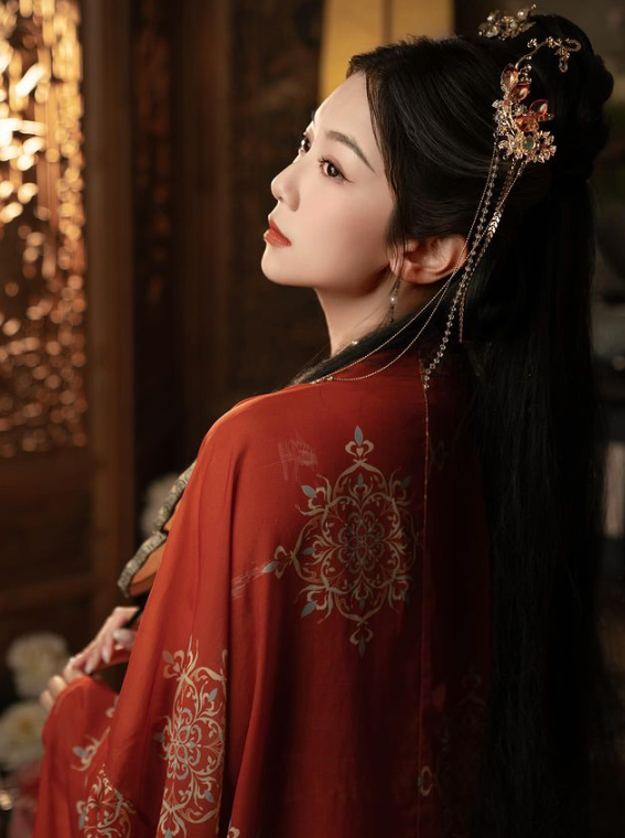 31歲何雁詩古裝美人扮相判若兩人！仙氣美貌驚艷老公鄭俊弘：正喎！