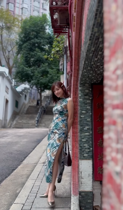 前新聞女神陳嘉倩緊身旗袍騷美好身段！性感高衩開到上臀部險走光！