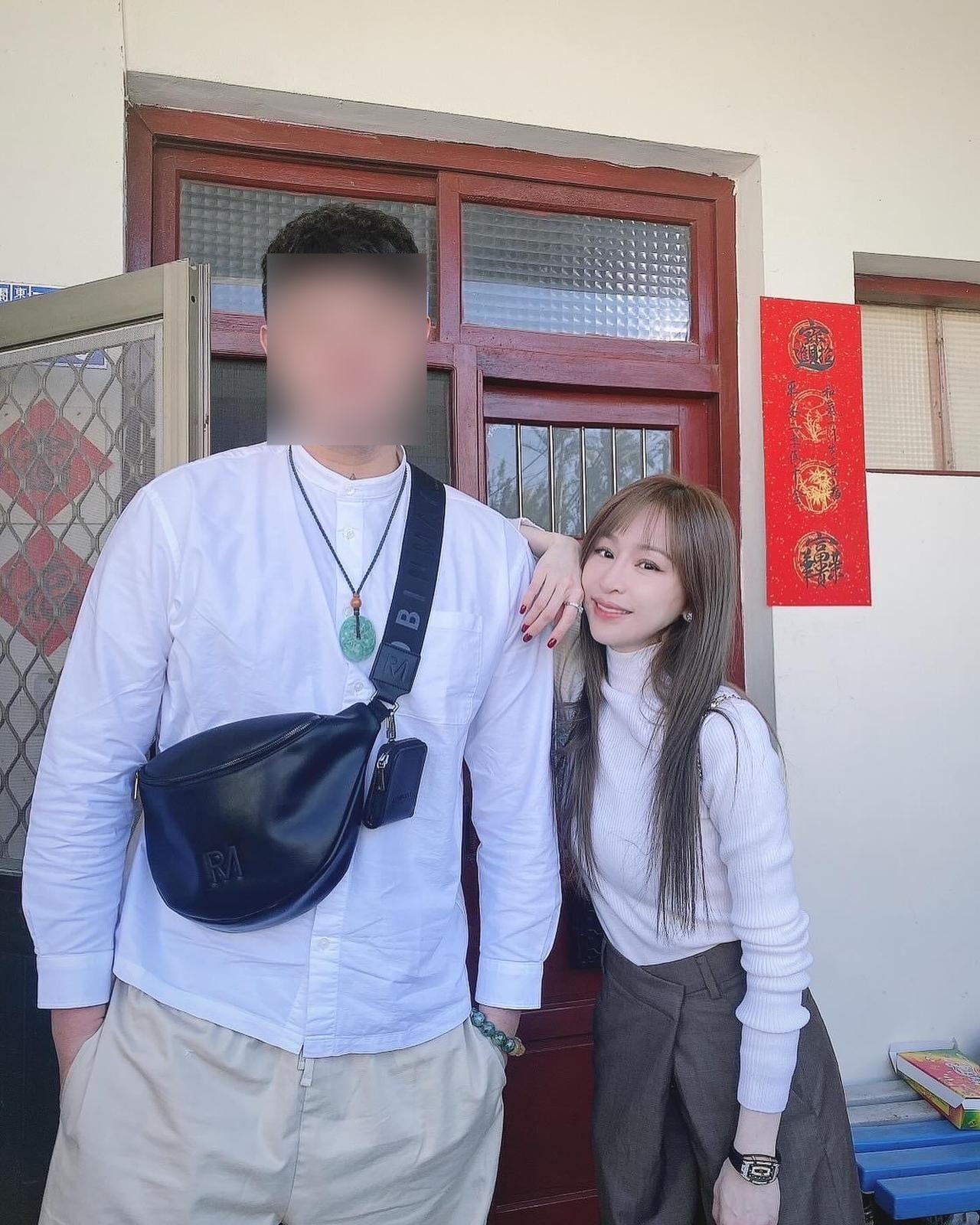 41歲王心凌回台過新年近照曝光！驚變「蛇精面」下巴超尖！