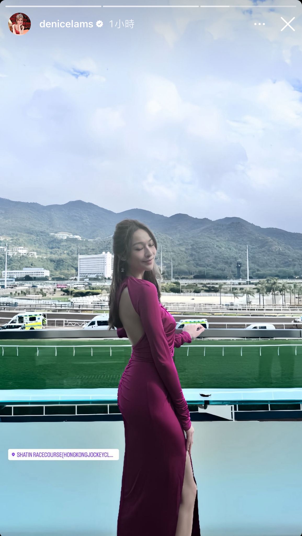 港姐冠軍林鈺洧性感亮相馬場！前凸後翹大露背S型身材震撼馬迷！