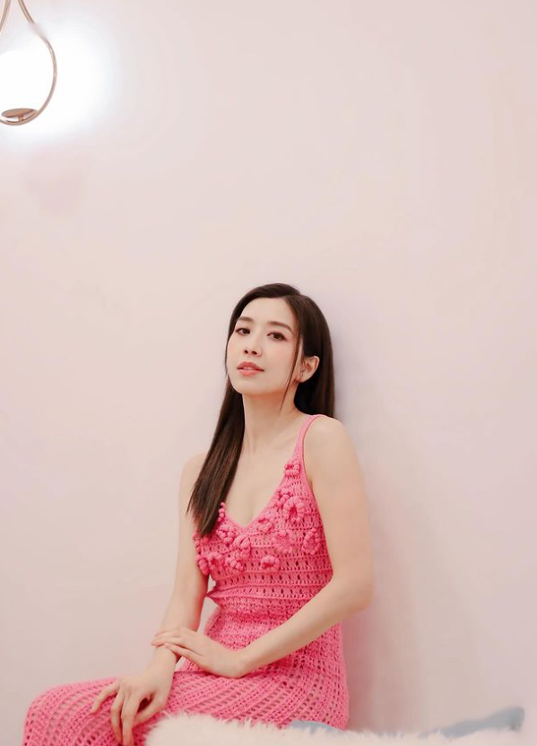 41歲黃智雯離巢後愈變愈靚！罕有性感透視開窿fit到爆！