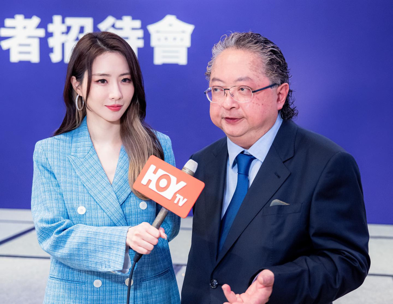 菊梓喬晒裸妝素顏照卸去假眼睫毛！減齡10歲被網民跪求以後唔好化濃妝！