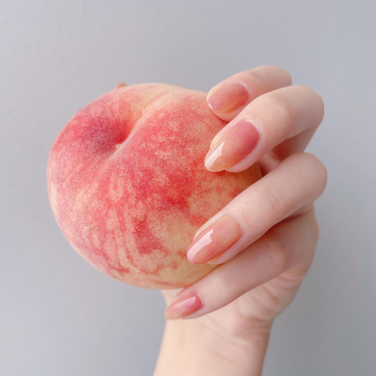 2026美甲款式：30+顯白gel甲款式推薦圖鑑！簡約貝殼／可愛水果／卡通感美甲！