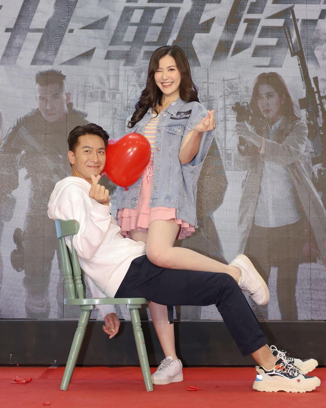 劉佩玥被路人集郵「叫唔出名」 仍大方合照笑容甜美勁「圈粉」 | UHK 港生活