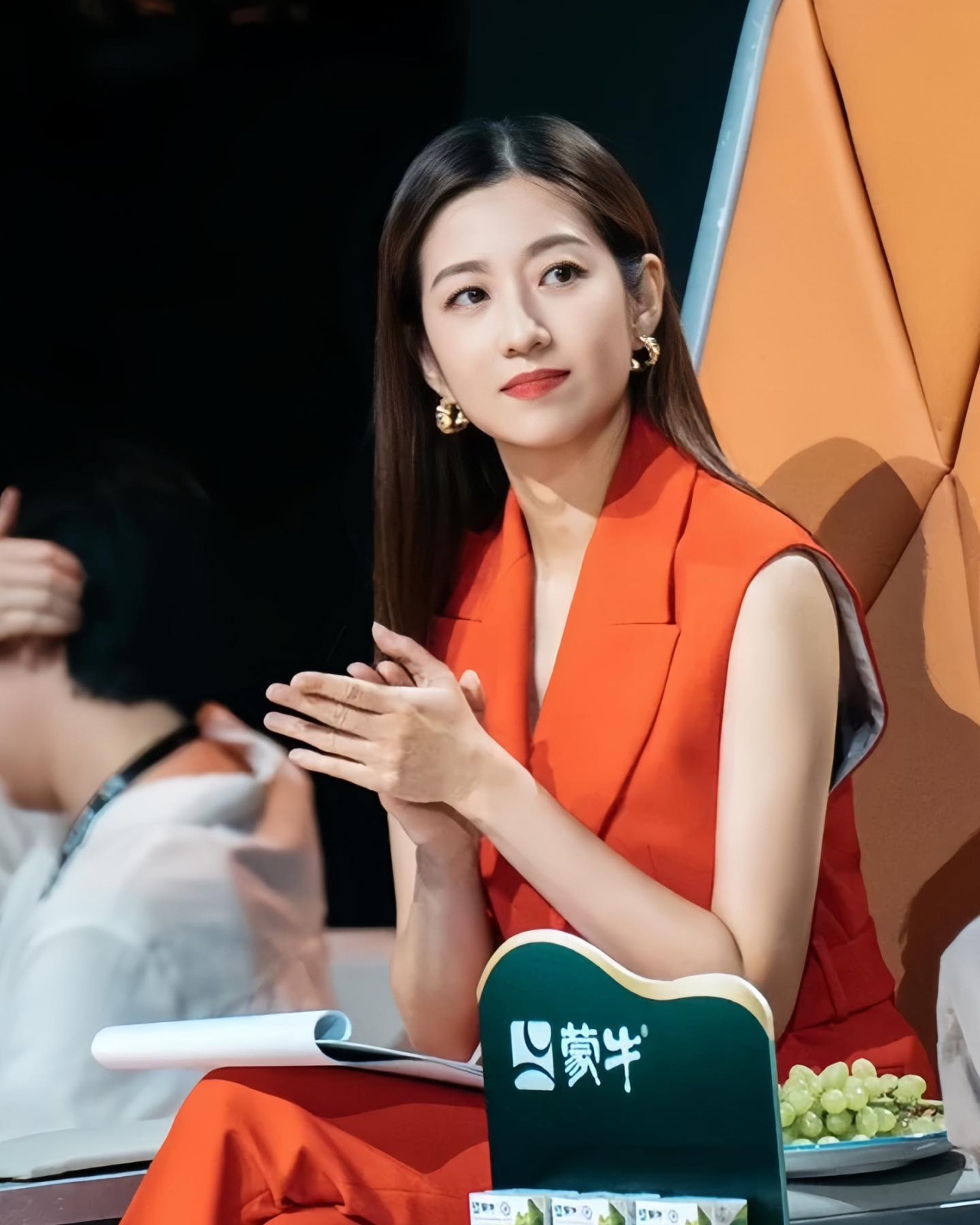 陳自瑤露腰開窿晒白滑少女肌！零贅肉身型狀態完全唔似生過！