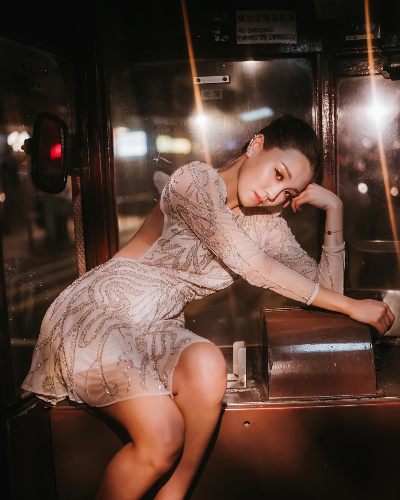 「熊心如」蘇韻姿離巢後行性感路線！搭叮叮裸背晒美腿形象唔同晒！