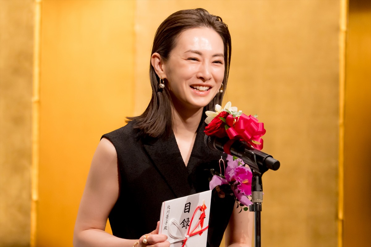 37歲北川景子產後首次現身！All Back髮型曝髮線後移！網民概嘆真的憔悴