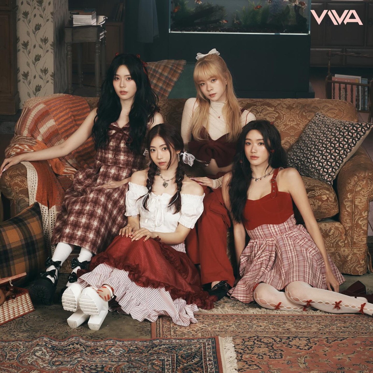 英皇新女團VIVA四位成員背景大公開！Twins 00後師妹團IG靚相合集！