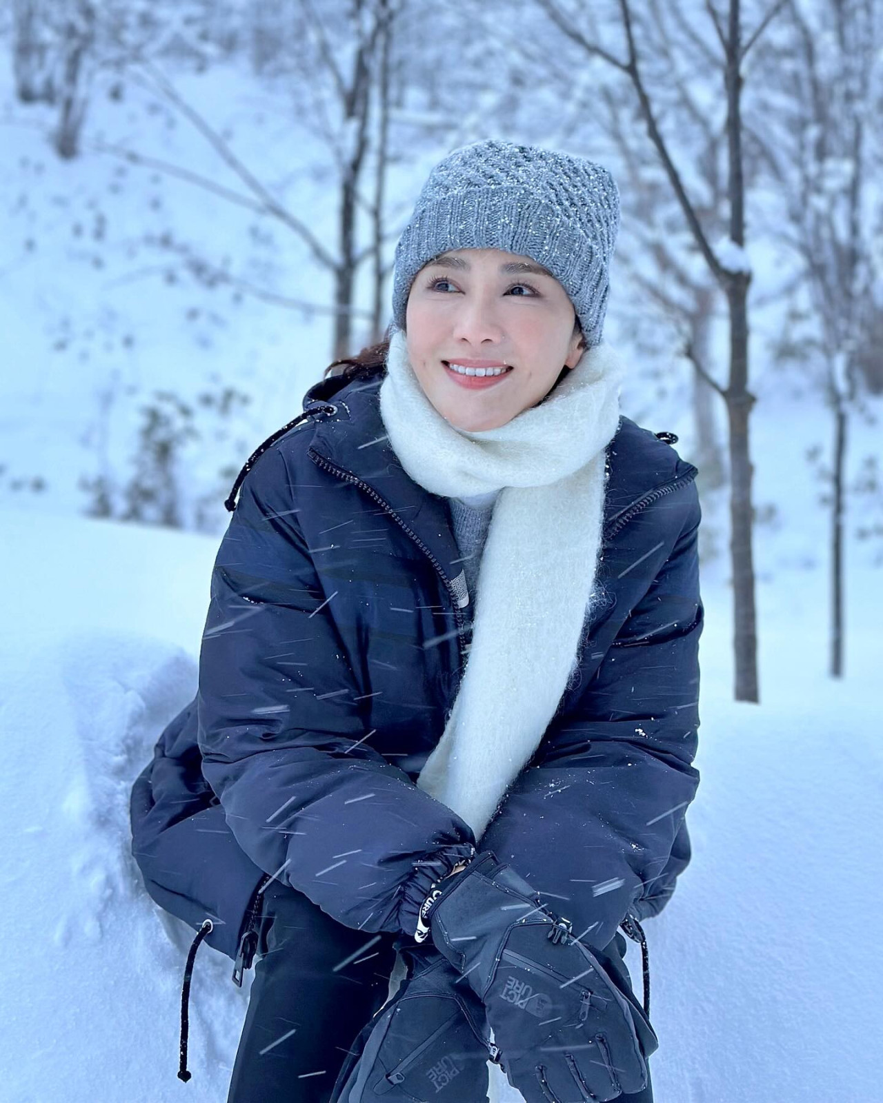 黎姿為87歲爸爸慶生罕晒全家合照！三女兒暴風抽高！送上暖心手繪賀卡