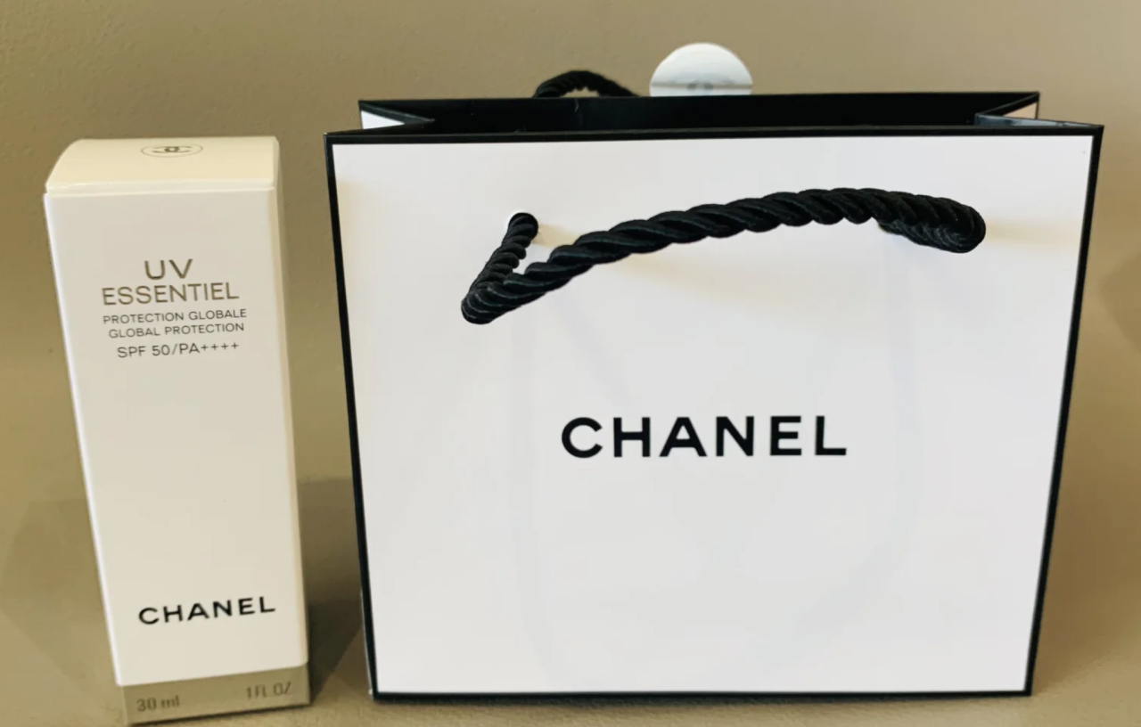 CHANEL護照袋免費拿！日本成田機場香奈兒攻略！小包容量/拿法/揹法教學