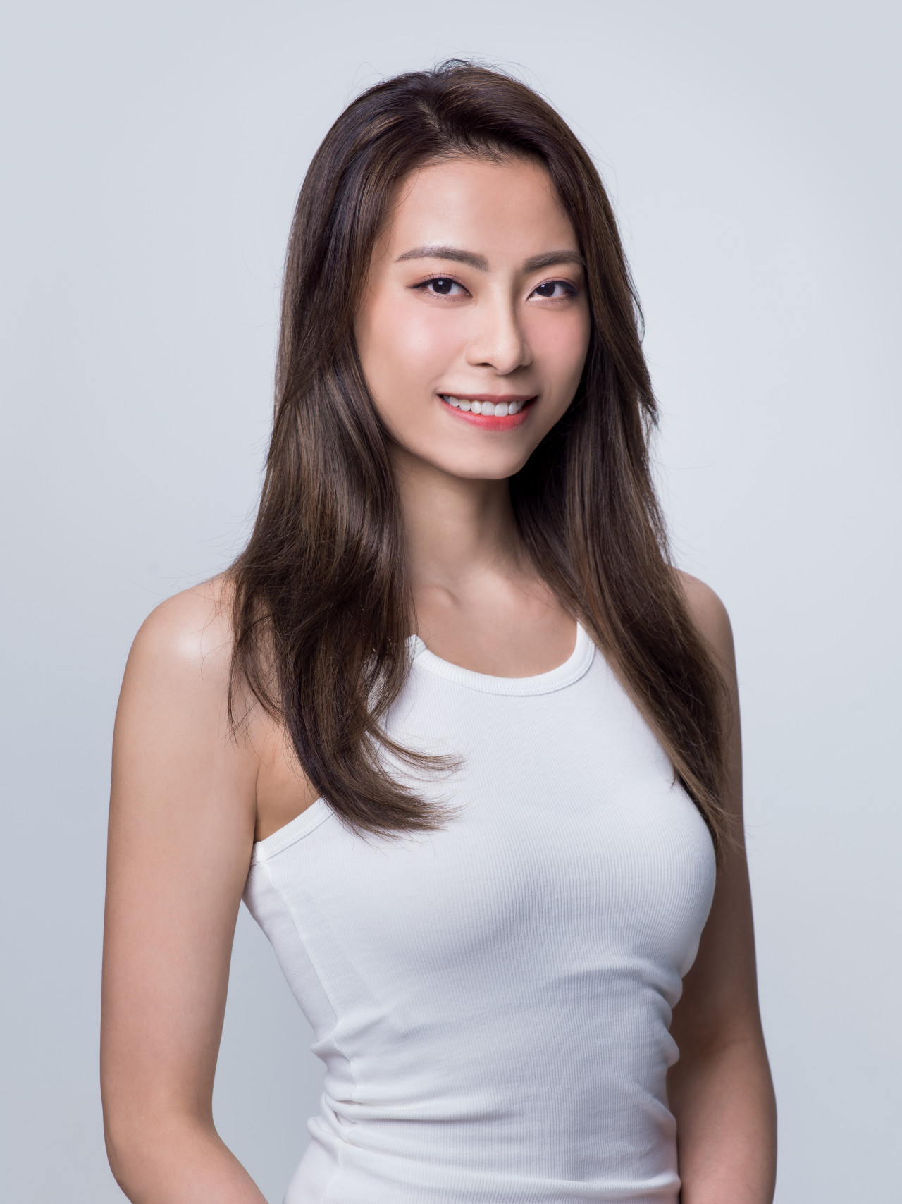 香港小姐2024|15號俞可程Kanis背景起底!現職工料測量師 攞無薪假參選 | UHK 港生活