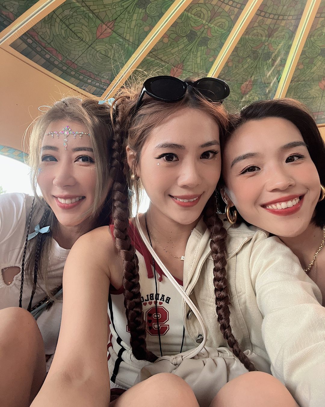 TVB咪神陳婉衡蝴蝶遮胸震撼眼球！大騷豐滿上圍火辣程度不輸泳衣！