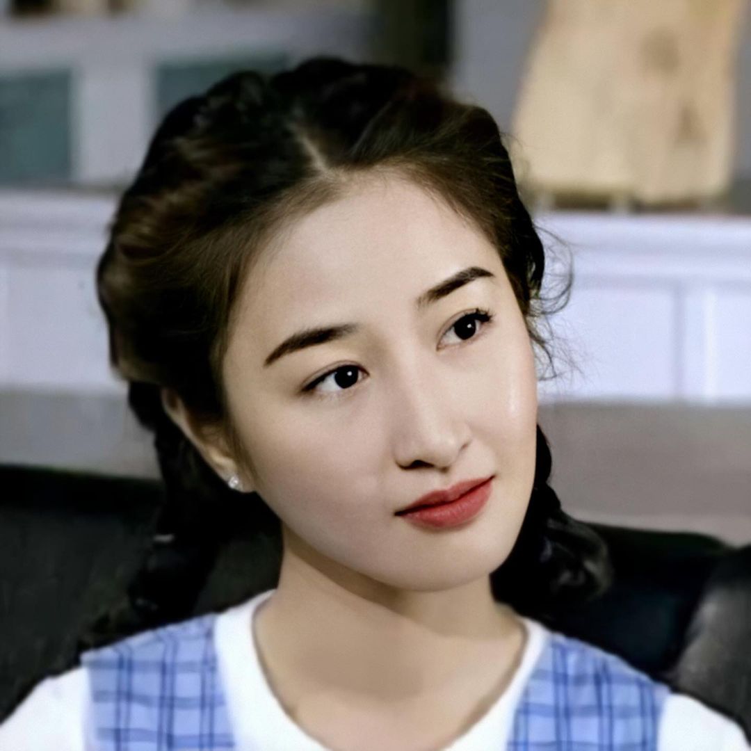 60歲關詠荷被偶遇曝光素顏近況！與張家輝街頭放閃一舉動獲讚親民！