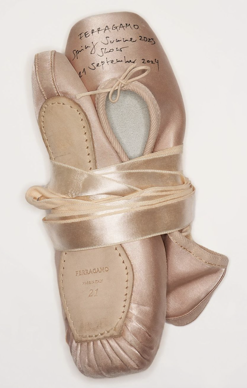 OL上班必備鞋款－Ferragamo經典芭蕾舞鞋！優雅大方、修飾腿形