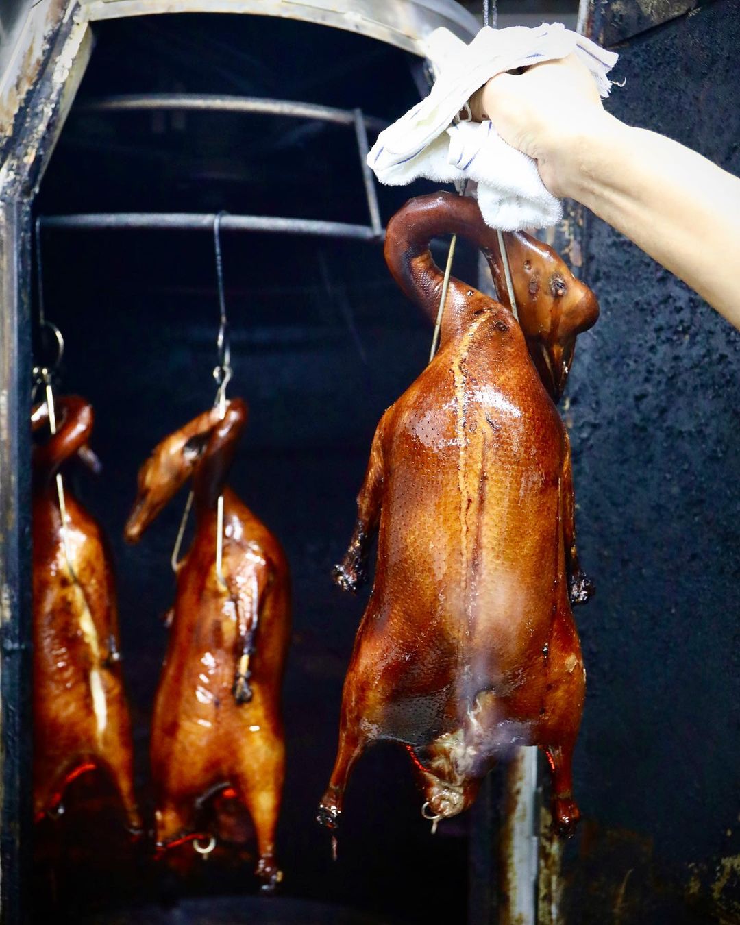 全港8大燒鵝推介|炭燒黑鬃鵝/皮脆肉嫩/油香四溢 | U Food