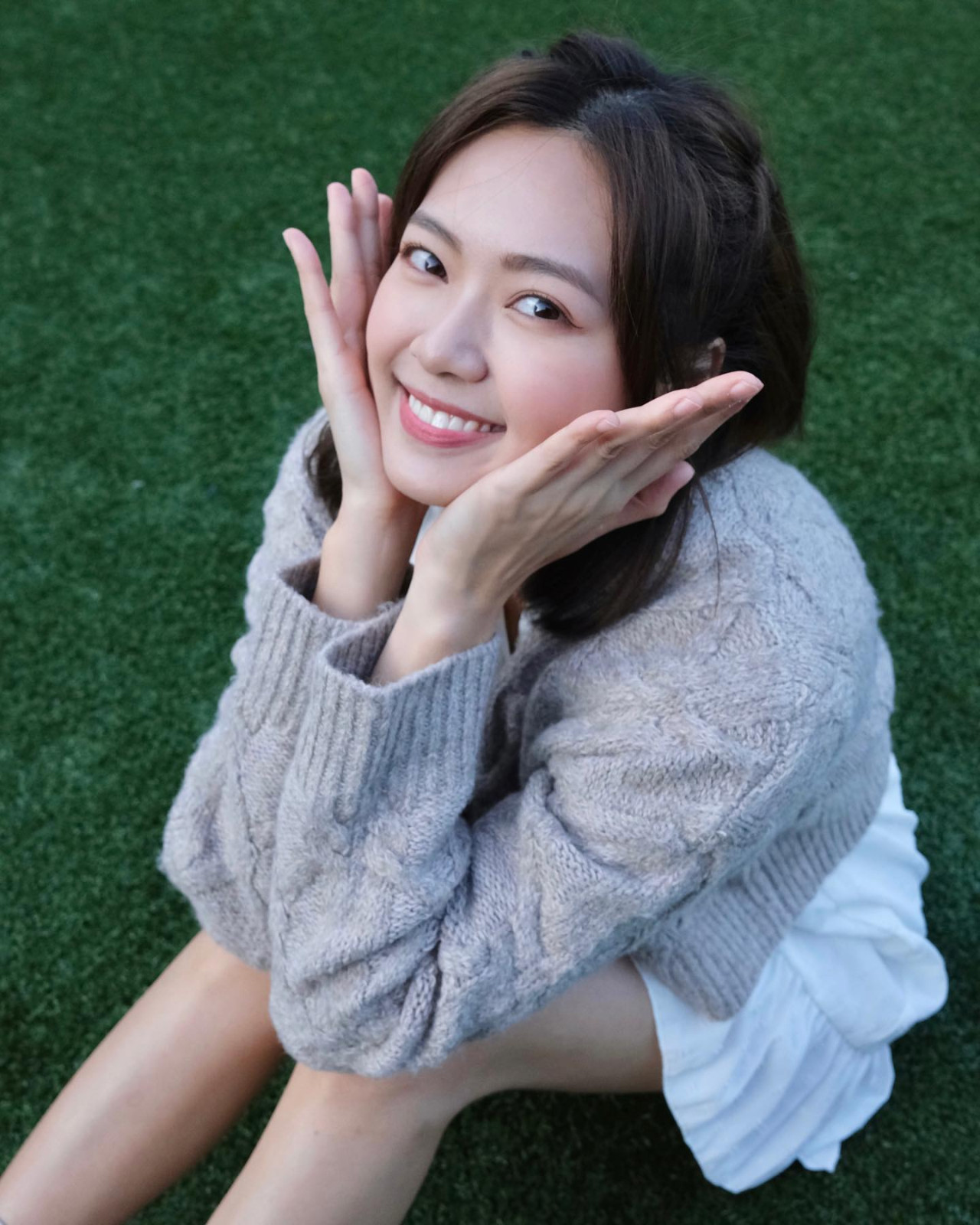 游嘉欣一改清純形象挑戰性感尺度！低胸晚裝解放隱藏級好身材！