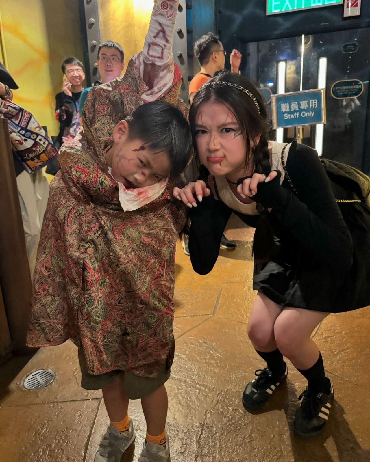 炎明熹驚嚇白面女鬼造型過Halloween！入雪櫃後明顯得閒激罕現身聲夢ReU | UHK 港生活