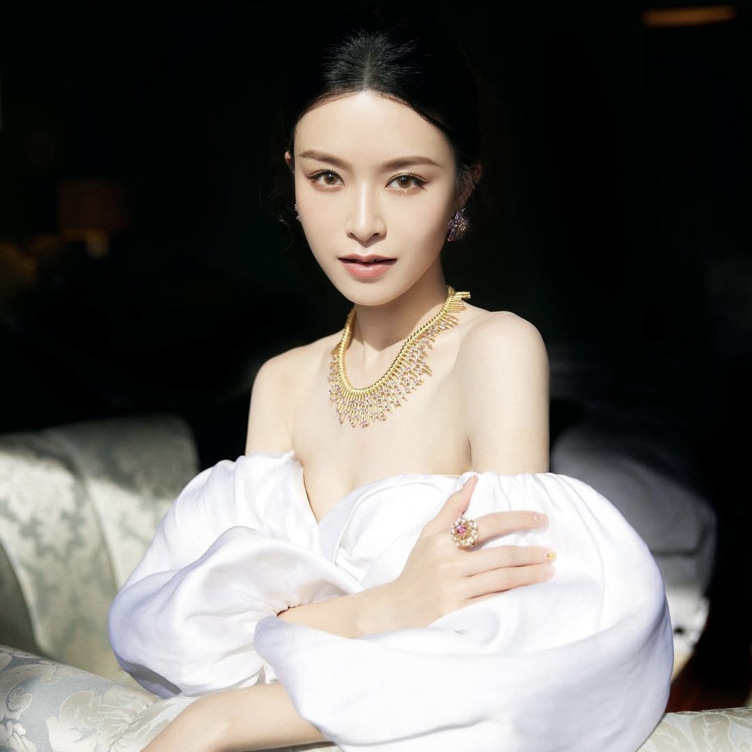 文詠珊近照曝光再美出新高度！ 極寵粉舉動獲粉絲大讚：心都融化了！