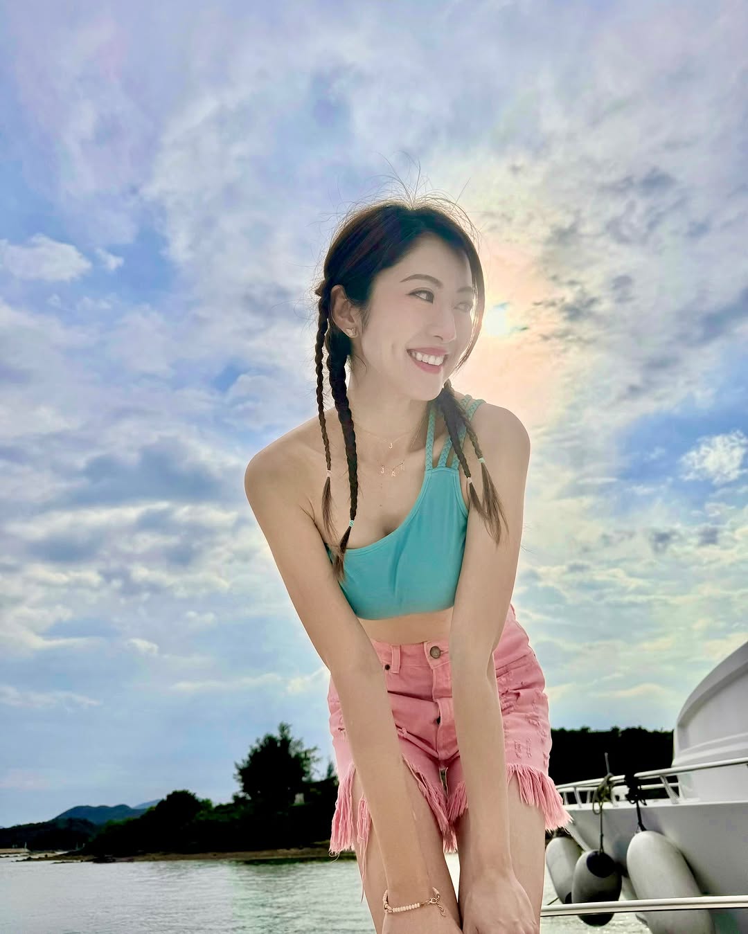 落選港姐謝芷倫豪晒愛馬仕聖誕樹！婚後減產做闊太出入遊艇會瘋狂炫富！