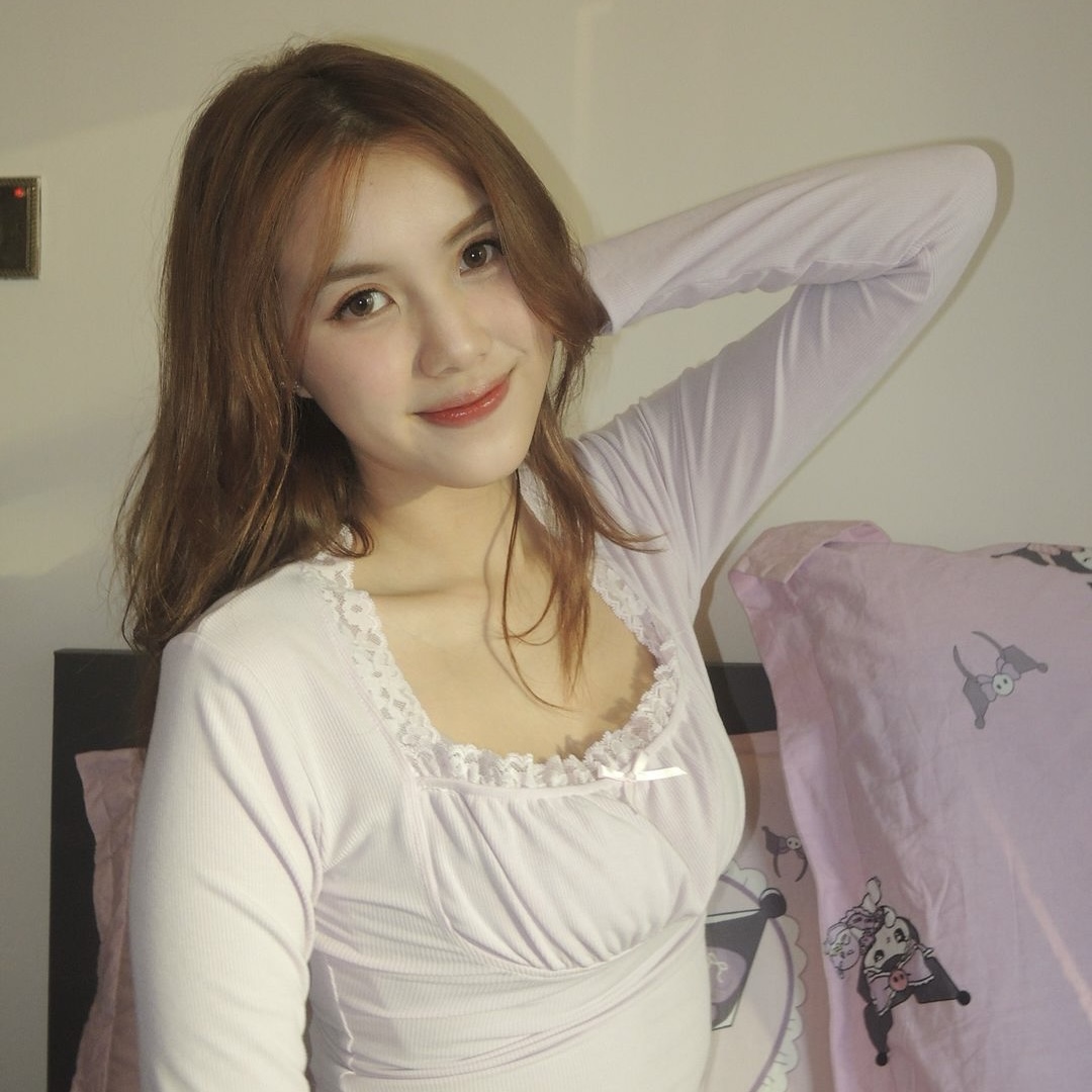 TVB咪神鄧凱文抹胸造型晒凹凸有致身材！迫爆上圍視覺效果震撼過泳衣！