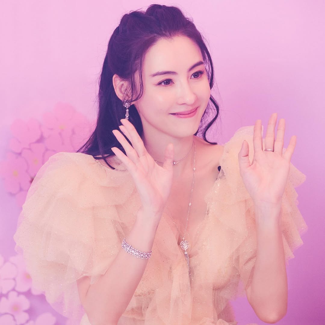 張柏芝時隔一年久違復出被指撞樣張曼玉！生圖曝光打破懷孕疑雲！