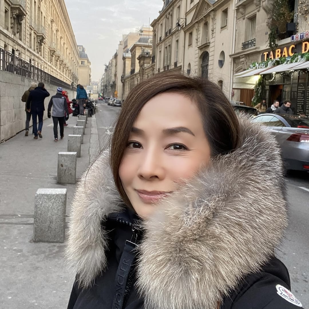 毛舜筠全家飛英國見證細女碩士畢業！名校高學歷獲封「星二代尖子」！