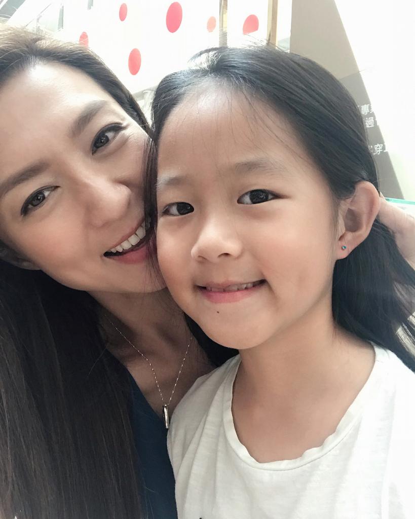 姚嘉妮14歲女兒靚樣激罕曝光！仙氣美貌被指似翻版林嘉欣mix陳鍵鋒