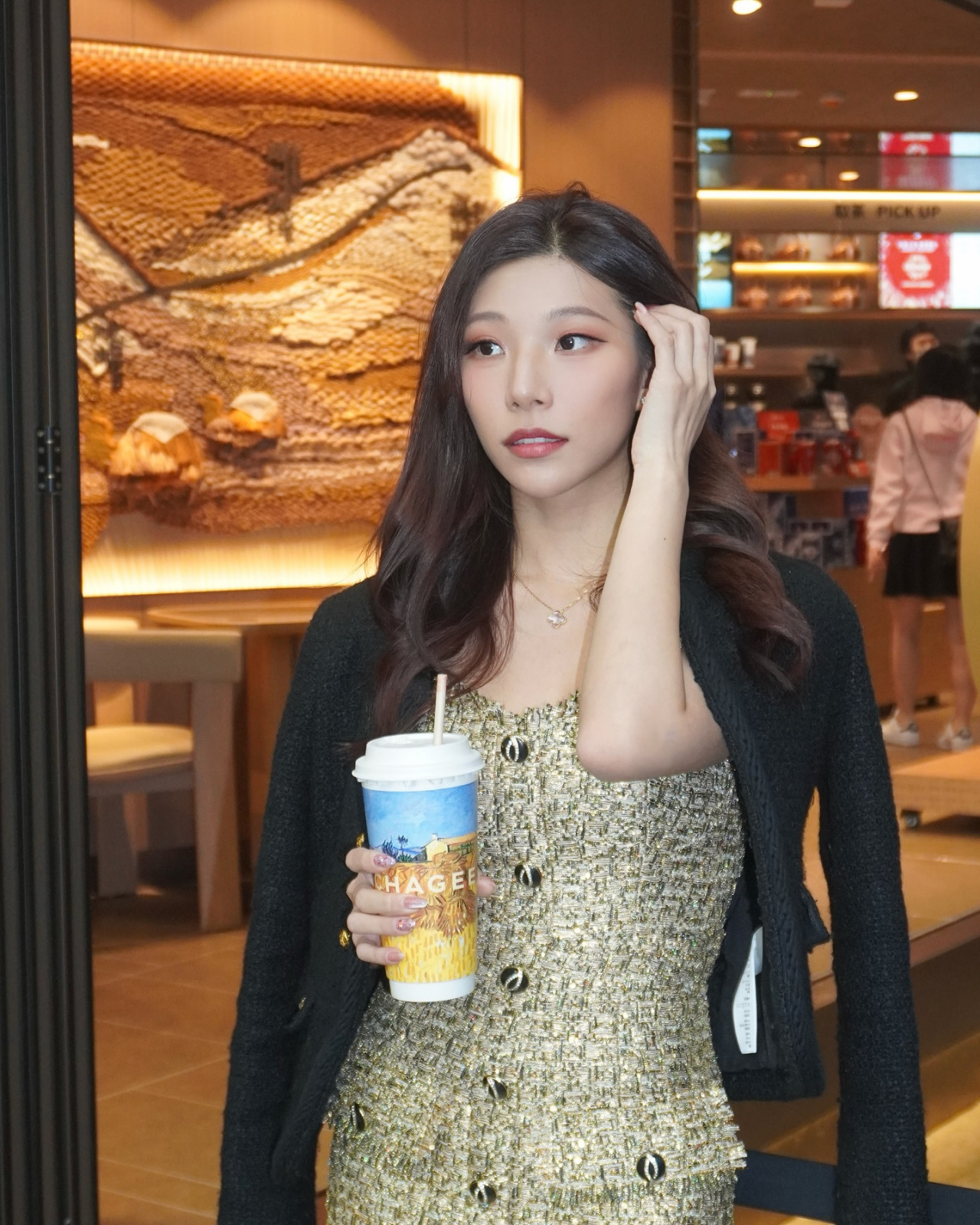 TVB富貴小花梁采貽晒性感內衣照！「大閘蟹大王」千金背景猛料！高價入市買2千萬豪宅