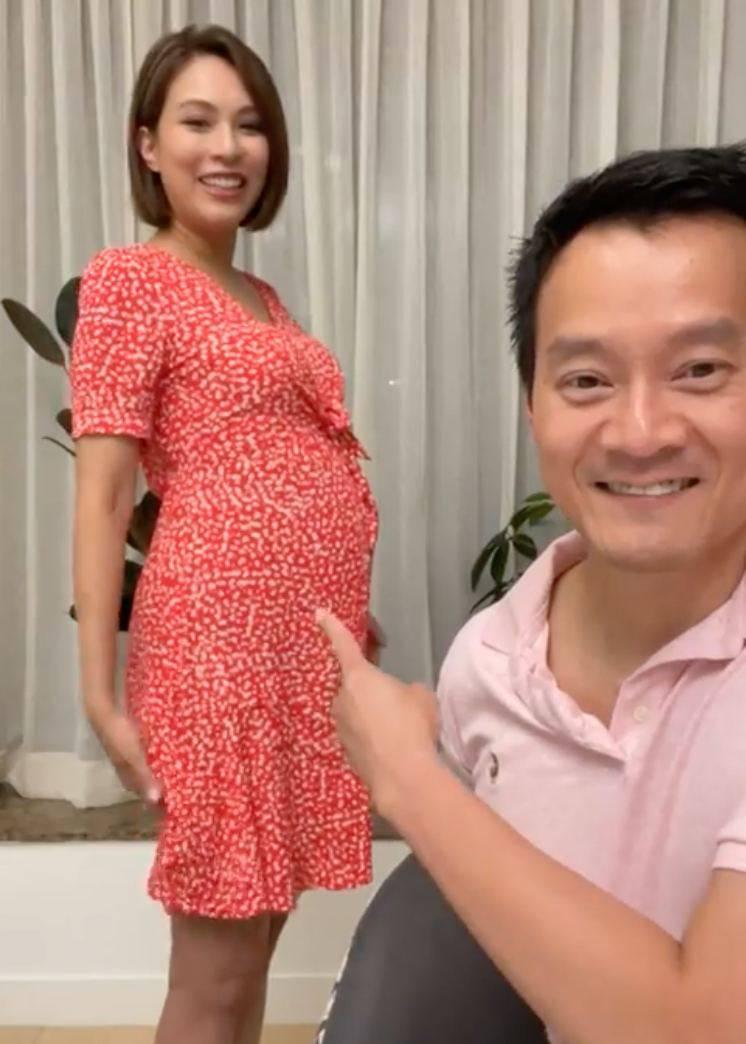 43歲前港姐亞軍朱慧敏宣布懷孕7個月！嫁專科醫生淡出娛圈三年抱兩！