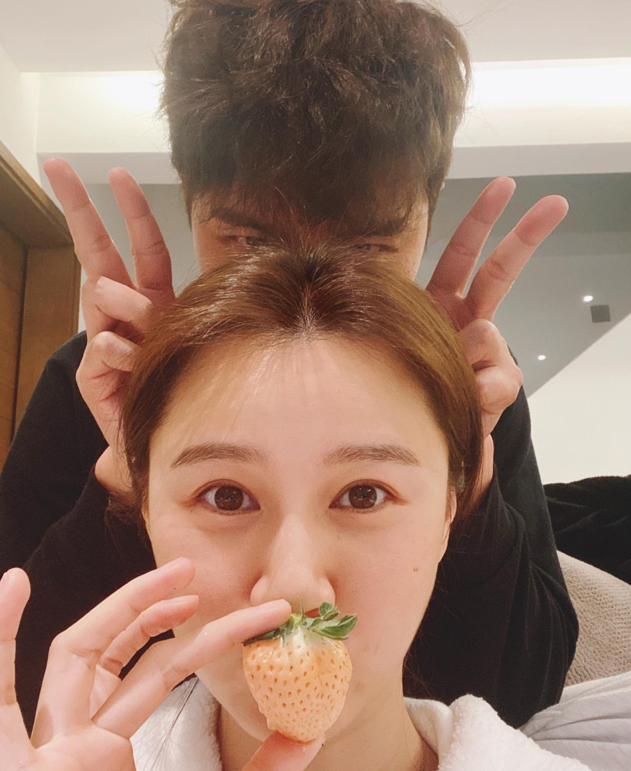 黃翠如蕭正楠大埔千呎獨立屋曝光！落地大玻璃、後花園搭帳篷甜蜜露營！