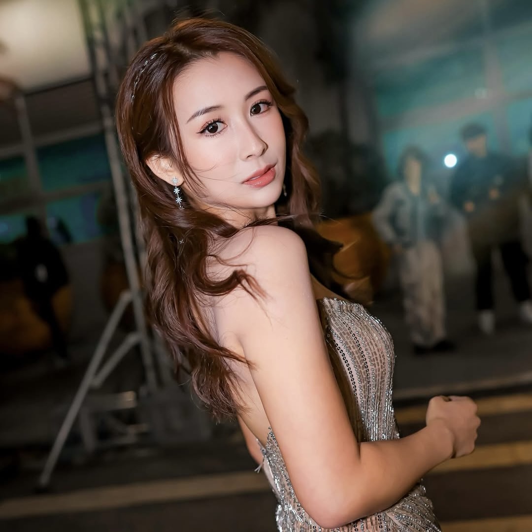 落選港姐黃婉恩露側胸挑戰性感尺度！慶生派對疑與前男友同場！昔日戀人變朋友！