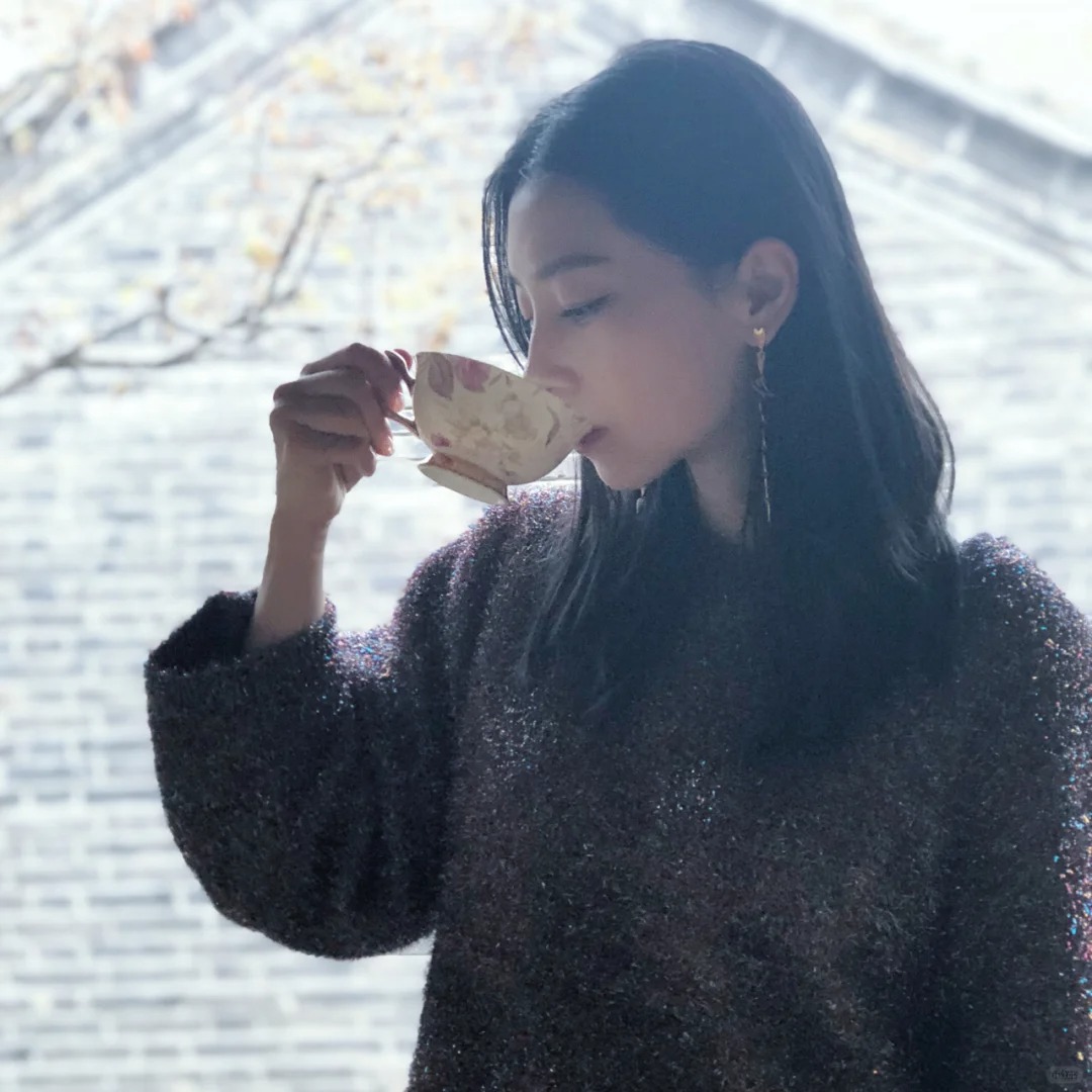 JJ賈曉晨6歲大女激似「芭比公主」！超高顏值驚艷網民：美貌驚為天人！