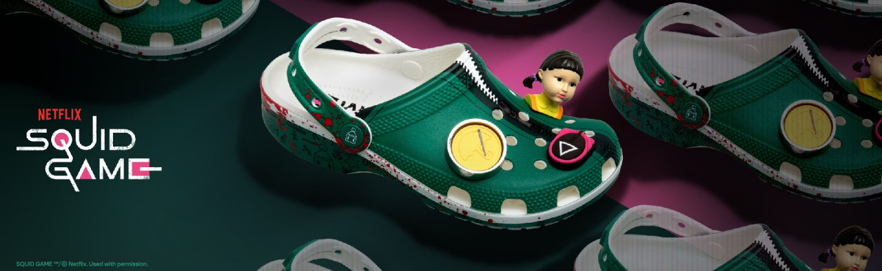 《魷魚遊戲》X Crocs 經典洞洞鞋 綠色運動服元素/獨一無二鞋扣配飾 粉絲必買！