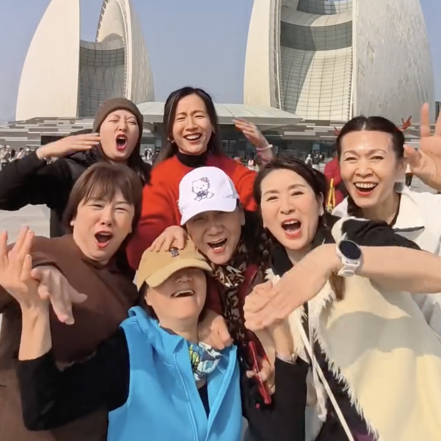 TVB御用師奶團合體去旅行！網民直呼：每個都認識，但都叫不出名字！