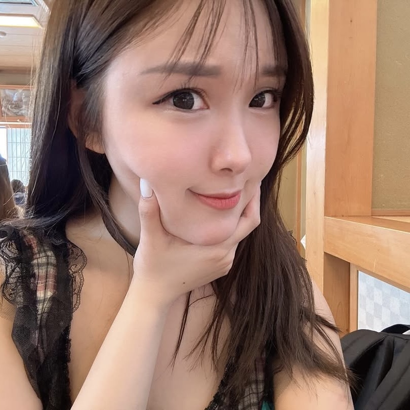 素海霖扮Tyson Yoshi露半球低炒自拍！晒對比圖性感程度不相伯仲！