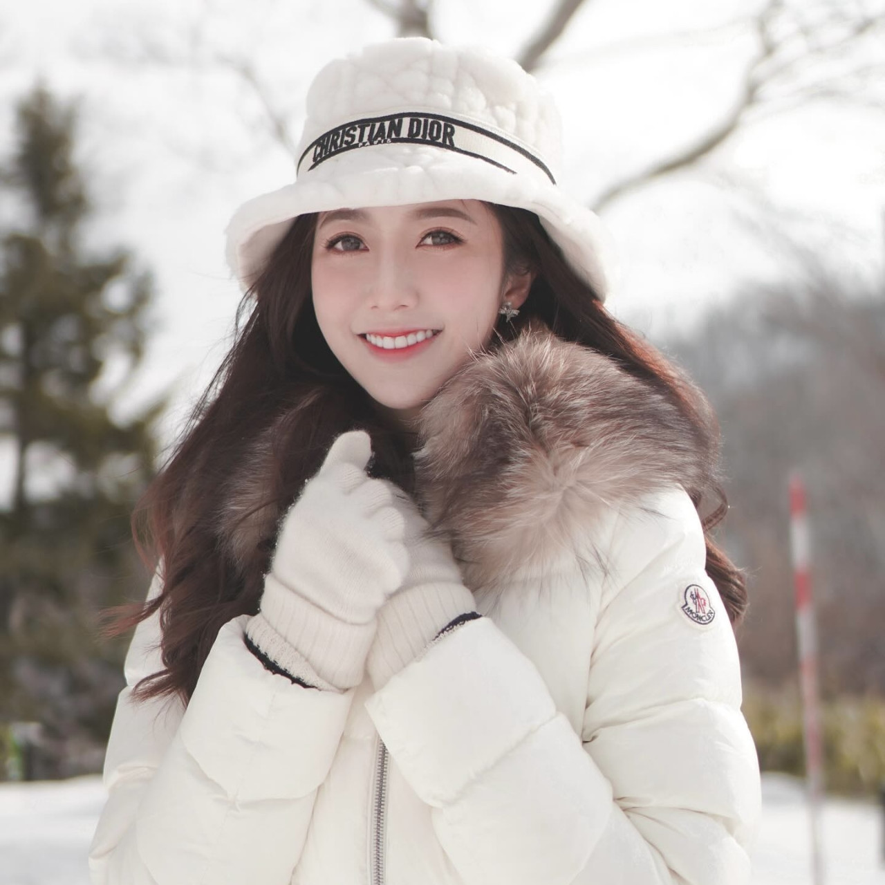 何依婷挺6個月巨肚再去旅行！自爆破戒飲啤酒兼自駕遊做司機！